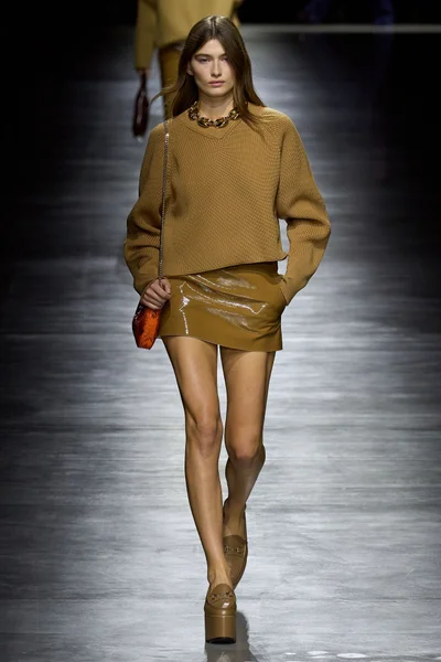Look 24